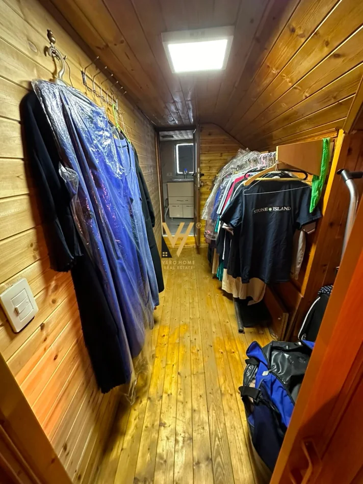 Tirane, jepet me qera ambjent biznesi Kati 2, 160 m² 2.850 € (RRUGA E KAVAJES)