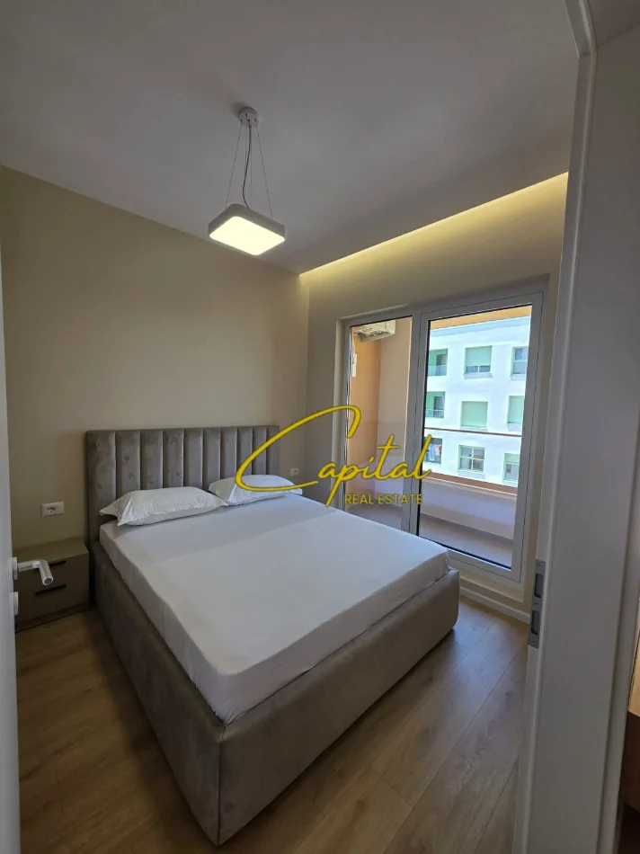 Tirane, jepet me qera apartament 1+1 Kati 5, 58 m² 58 € (ALI DEMI)