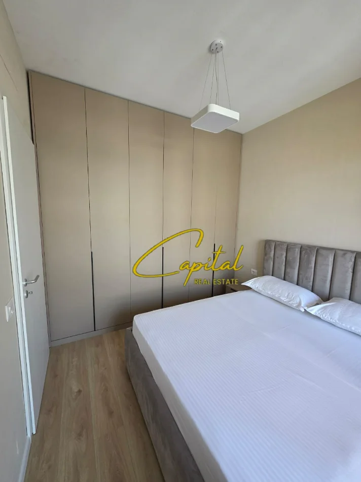 Tirane, jepet me qera apartament 1+1 Kati 5, 58 m² 58 € (ALI DEMI)
