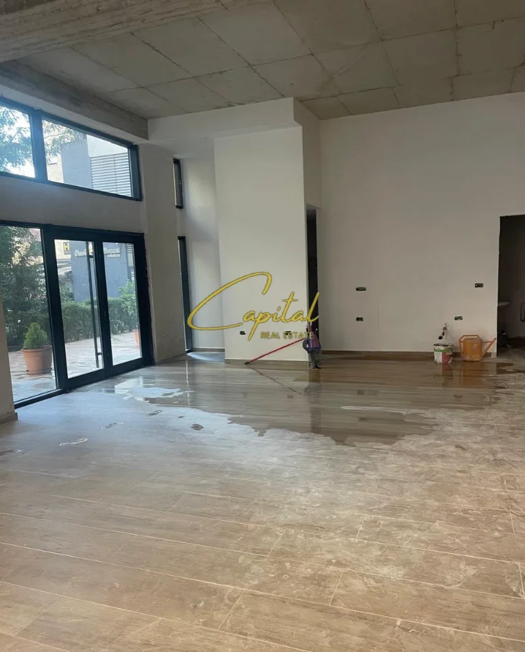 Tirane, jepet me qera ambjent biznesi Kati 0, 210 m² 1.500 € (BRRYLI)