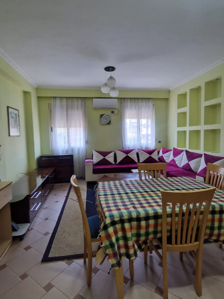Tirane, jepet me qera apartament 1+1 Kati 1, 73 m² 600 € (RRUGA E DURRESIT)