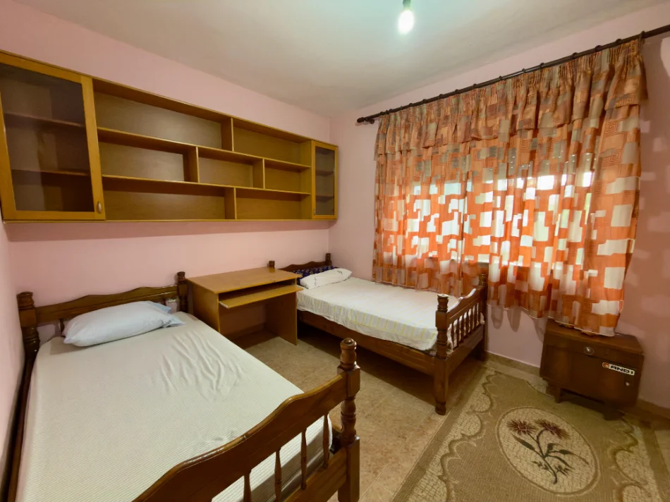 Tirane, jepet me qera apartament 2+1+Aneks Kati 3, 85 m² 550 € 