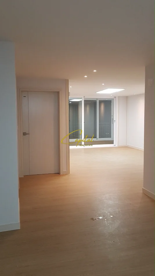 Tirane, jepet me qera ambjent biznesi Kati 8, 70 m² 550 € (MYSLYM SHYRI)