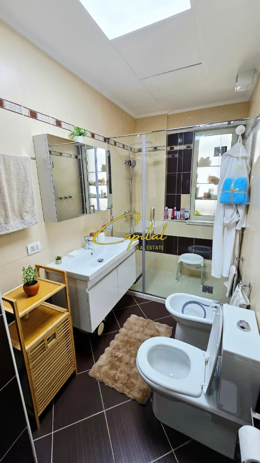 Tirane, shitet apartament 3+1 Kati 4, 126 m² 365.000 € (LIQENI I THATE)
