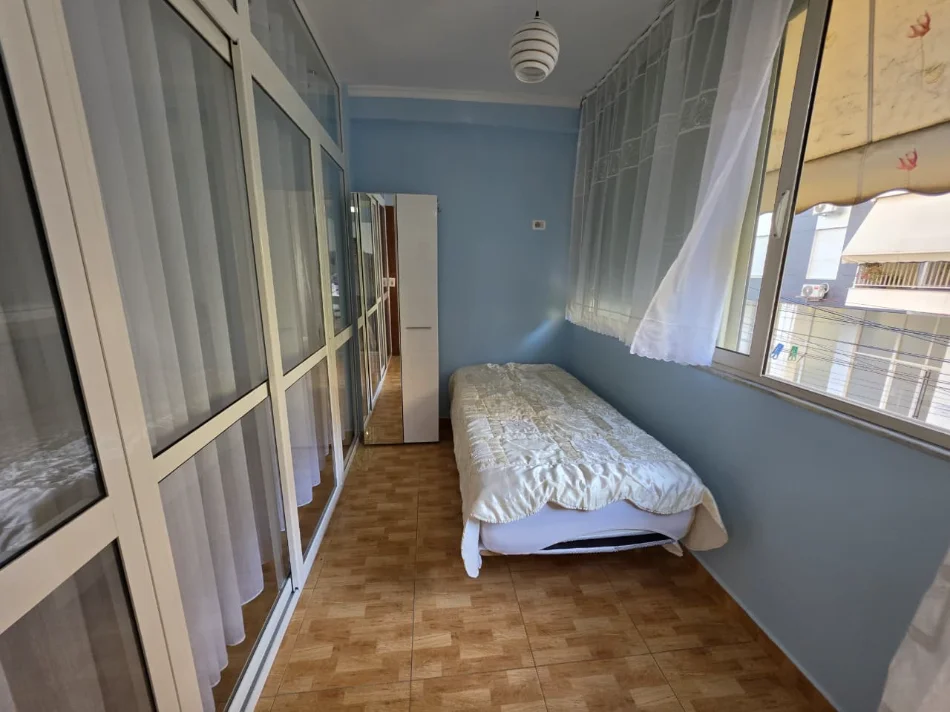 💥💥 Me Qira: 2+1 📍 Rruga e Barrikadave – Pranë Shkollës "Sami Frashëri" | 75 m² | 60.000 Lekë/Muaj (Pallat me ashensor)🔥