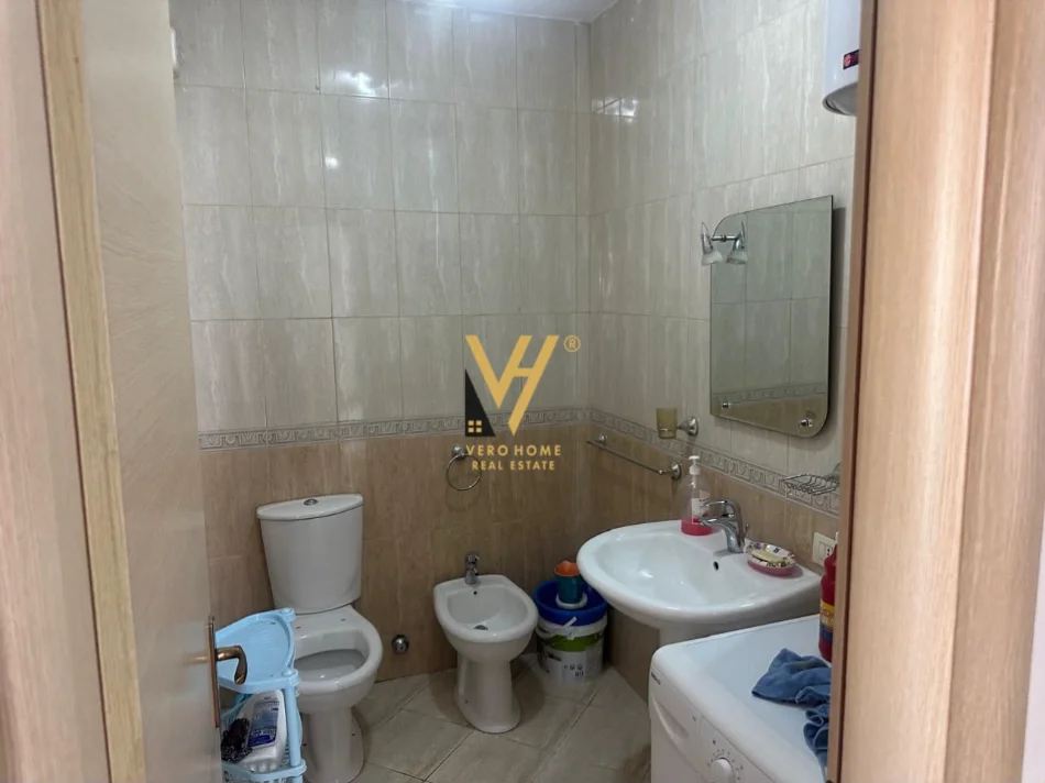 Tirane, jepet me qera apartament 2+1+Ballkon Kati 6, 82 m² 620 € (JORDAN MISJA)
