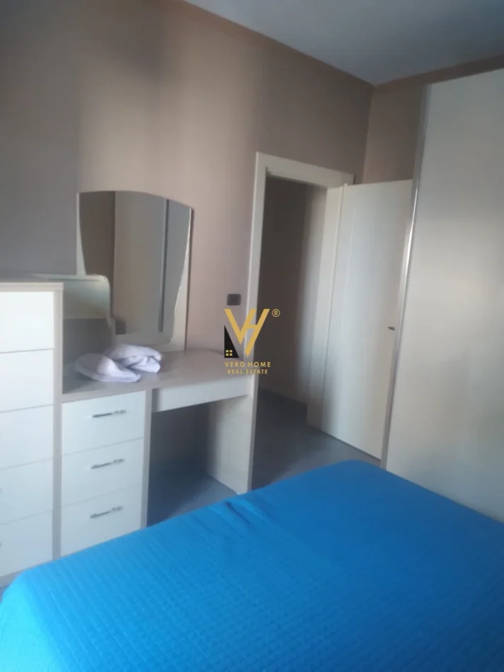 Tirane, jepet me qera apartament 2+1+Ballkon Kati 4, 90 m² 520 € (ASTIR)