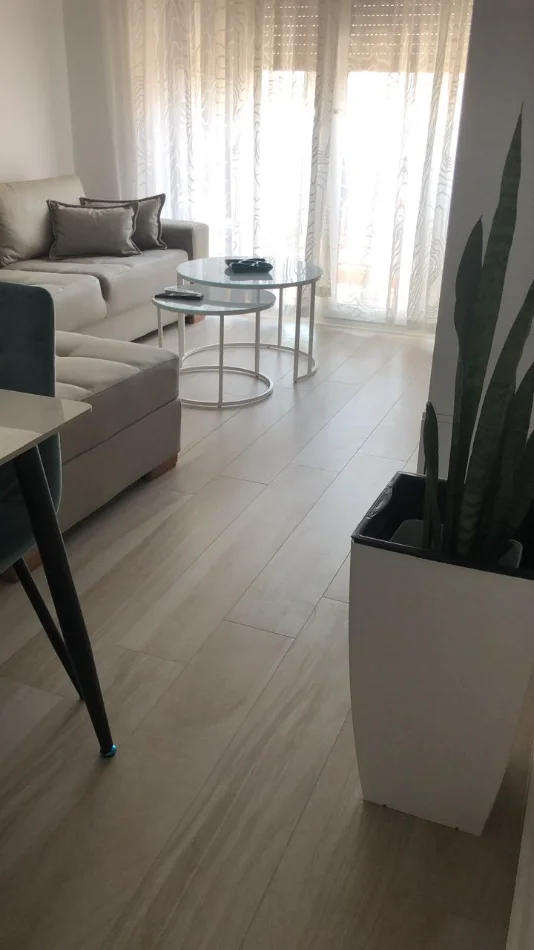 Tirane, jepet me qera apartament 1+1 Kati 3, 70 m² 550 € (GOLDEN PARK)
