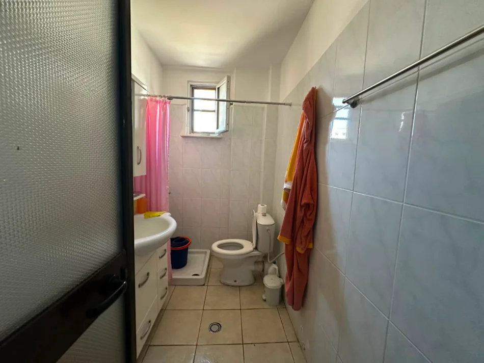 Durres, jepet me qera apartament 2+1 Kati 3, 112 m² 450 € (Plazh Hekurudha)