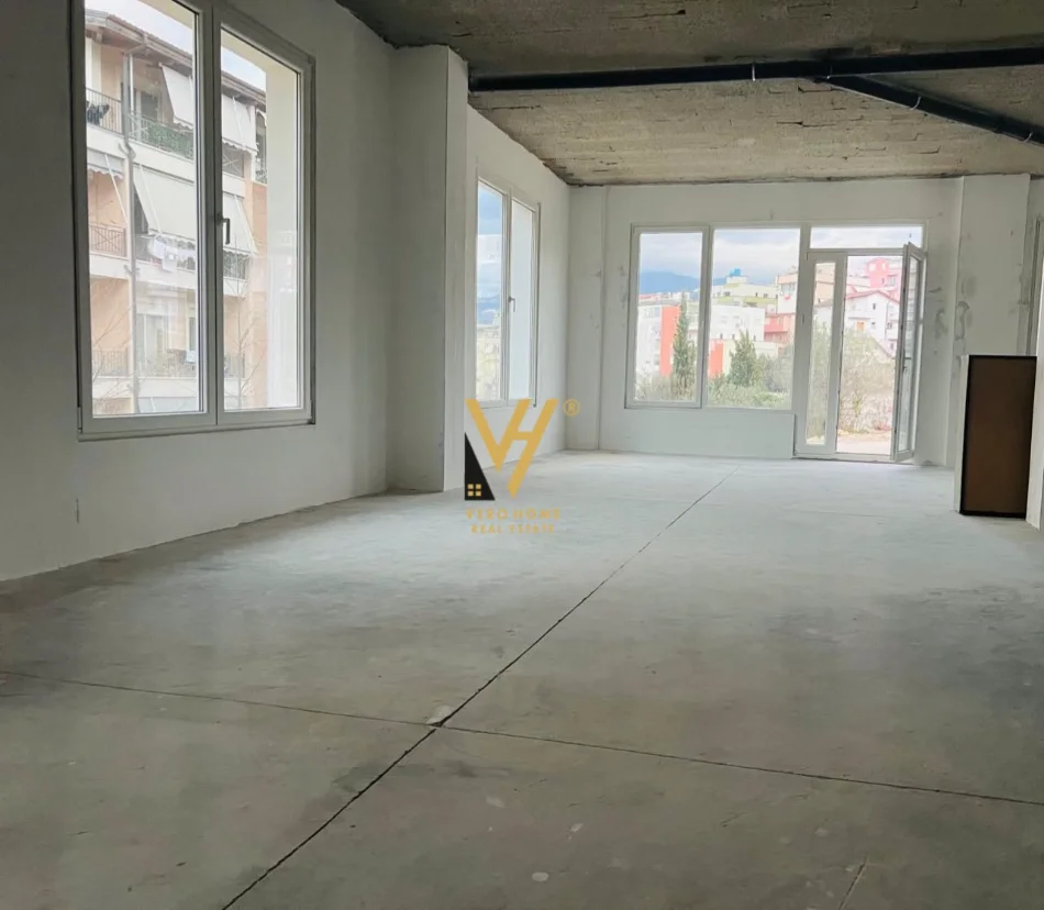 Tirane, jepet me qera ambjent biznesi Kati 0, 300 m² 800.000 € (SELITE)
