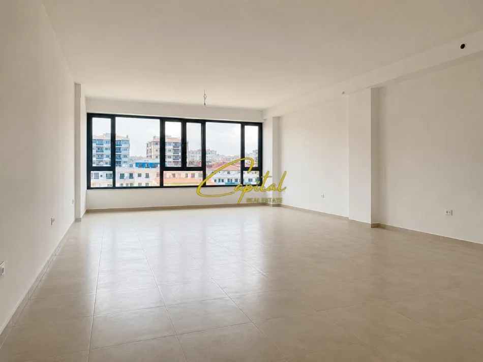 Tirane, jepet me qera zyre Kati 3, 60 m² 850 € (KOMUNA E PARISIT)