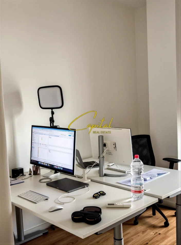 Tirane, jepet me qera zyre Kati 4, 100 m² 900 € (RRUGA E BARRIKADAVE)