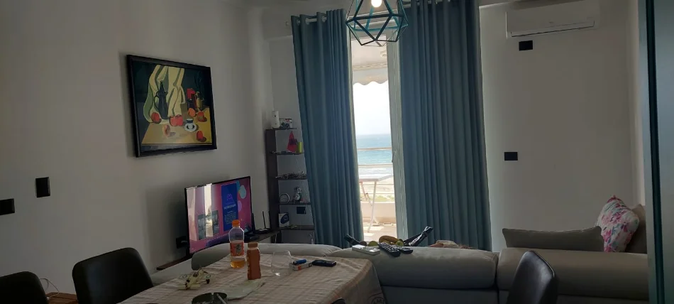 Vlore, Plazh i vjeter, jepet me qira ditore, apartament 1+1+Aneks+Ballkon, Kati 5, 65 m² . 5.000 leke për 24 orë, për muajt korrik-gusht