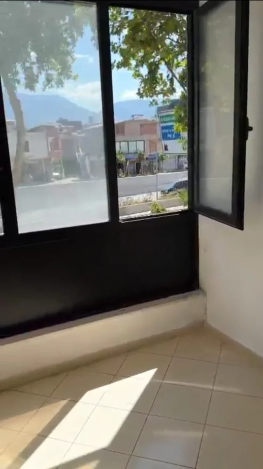 Tirane, shitet apartament 2+1 Kati 8, 92 m² 88.000 € (kamez)
