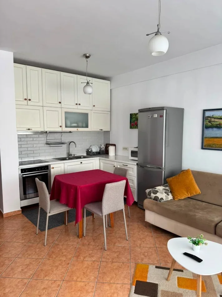 Tirane, jap me qera apartament 1+1 Kati 3, 70 m² 550 € 