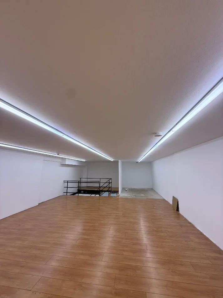 Tirane, jepet me qera ambjent biznesi Kati 0, 134 m² 150.000 LEKE (RRUGA ISLAM ALLA, PRANE MYSLYM SHYRIT)