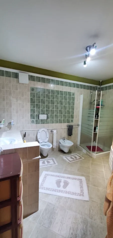 Tirane, shitet apartament 2+1+Ballkon Kati 6, 120 m² 300.000 € 