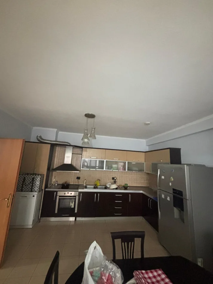 Tirane, shitet apartament 2+1+Ballkon Kati 2, 118 m² 165.000 € 