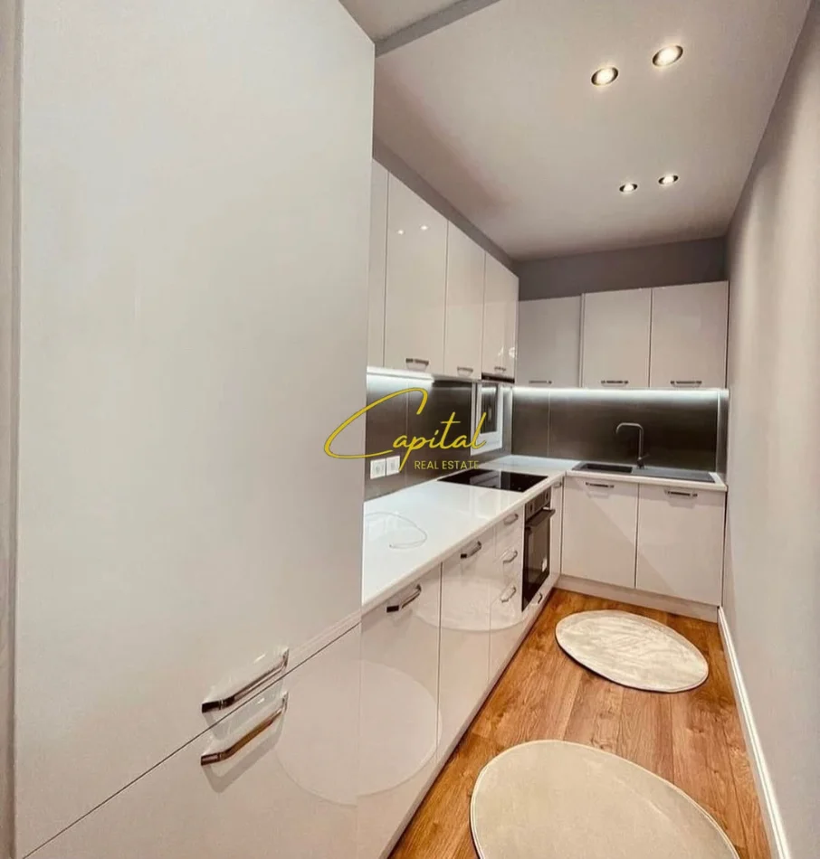 Tirane, jepet me qera apartament 2+1 Kati 1, 100 m² 730 € (21 DHJETORI)