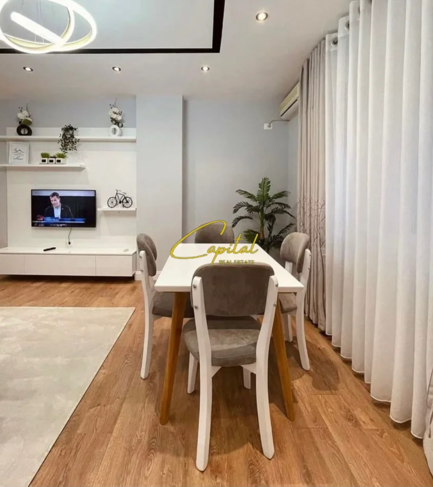 Tirane, jepet me qera apartament 2+1 Kati 1, 100 m² 730 € (21 DHJETORI)