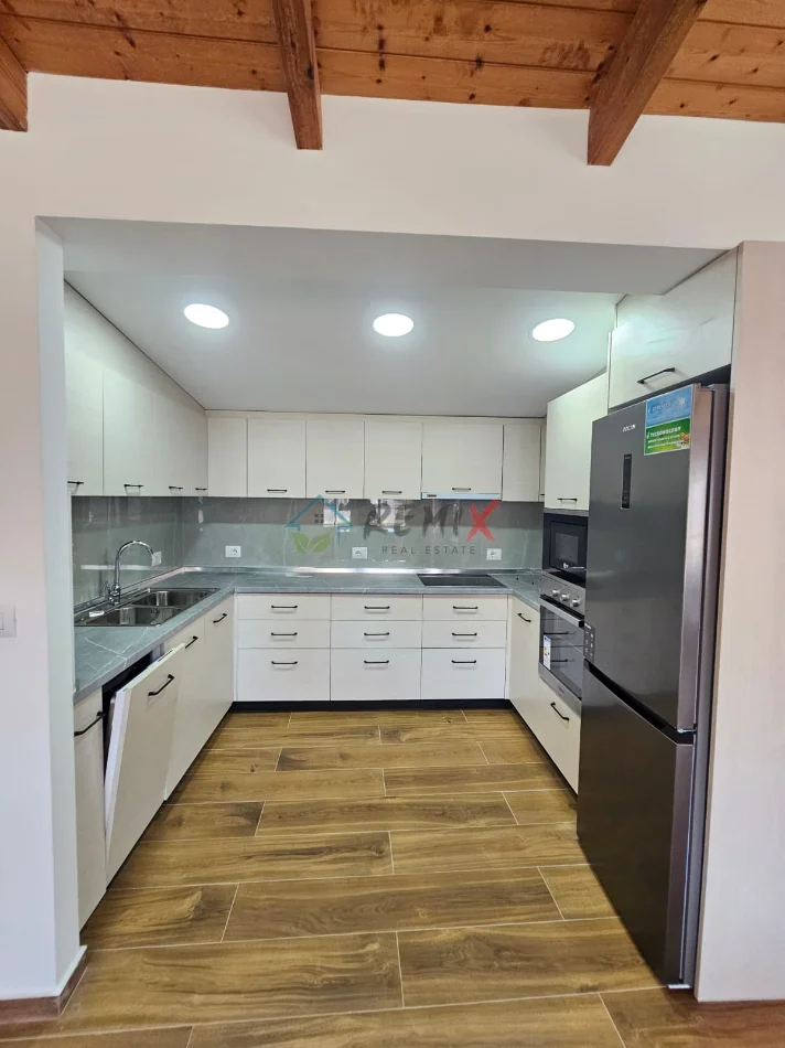 Durres, jepet me qera apartament 2+1+Ballkon Kati 2, 100 m² 600 € (Durres 2 Gjelat)