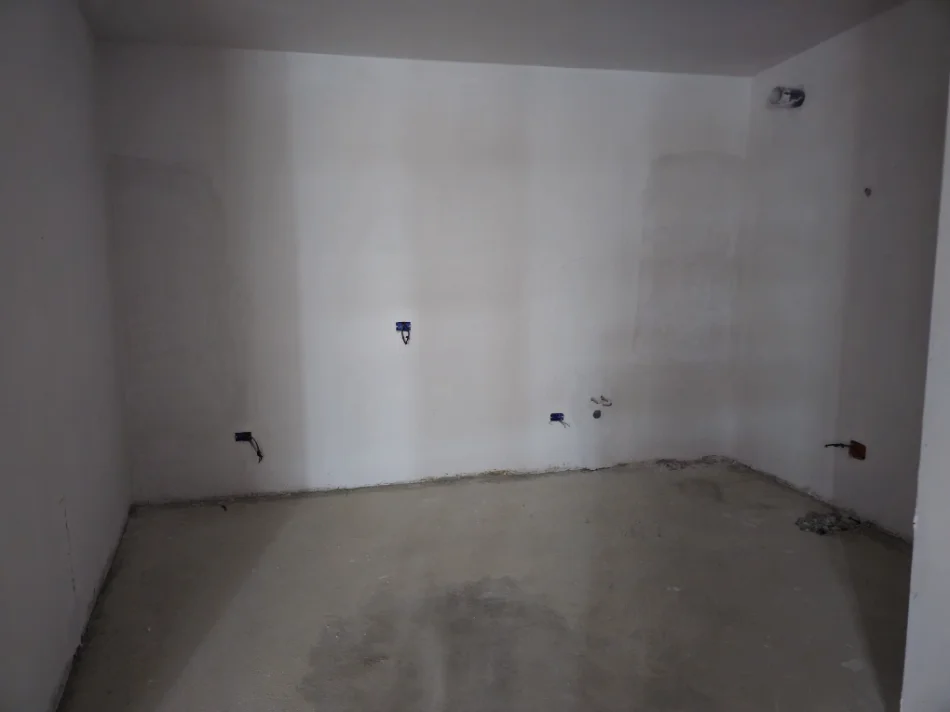Tirane, shitet apartament 1+1+Ballkon , 74 m² (Space City Paskuqan)