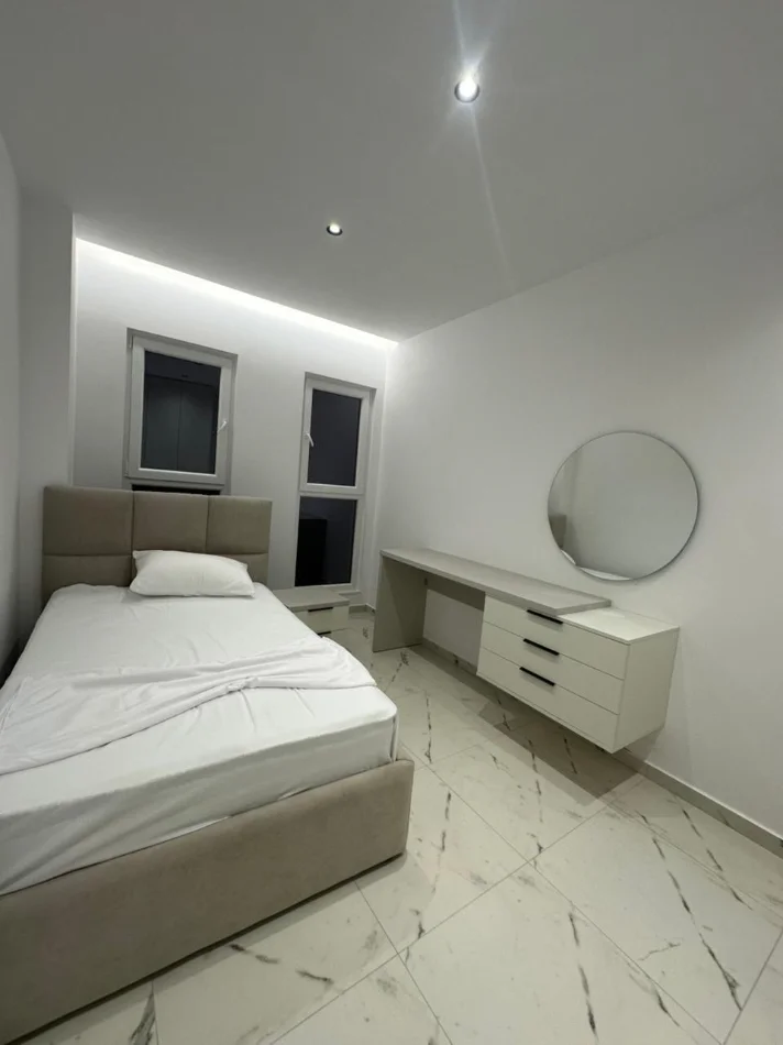 Tirane, jap me qera apartament 2+1 , 100 m² 750 € 