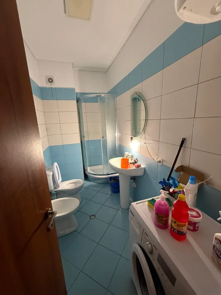 Tirane, jap me qera apartament 2+1 , 104 m² 55 €