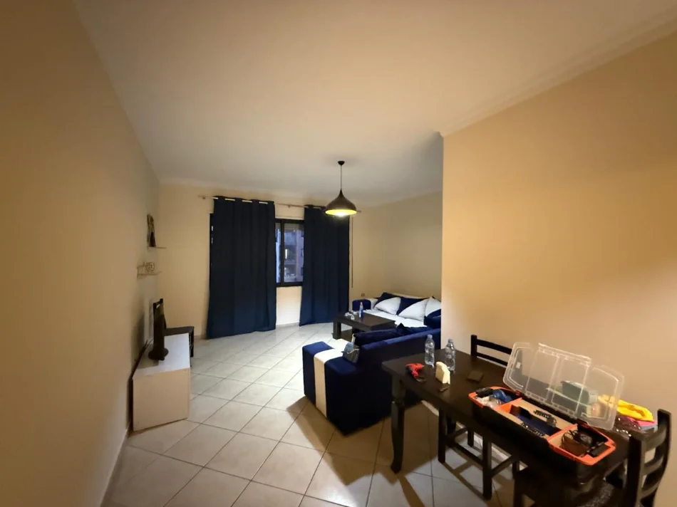Tirane, jap me qera apartament 2+1 , 104 m² 55 €