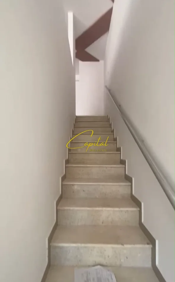 Tirane, jepet me qera dyqan Kati 0, 130m² 1.000 € (21 DHJETORI)