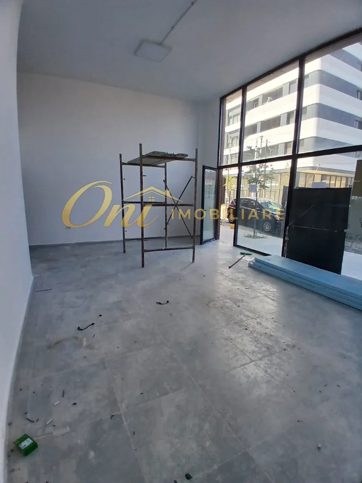Tirane, jepet me qera dyqan Kati 0, 50 m² 500 € (DON BOSKO)