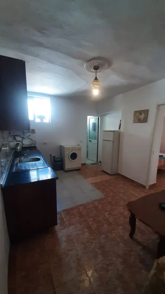 Tirane, jepet me qera apartament 1+1 Kati 1, 55 m² 450 € (PRANE PEDIATRISE)