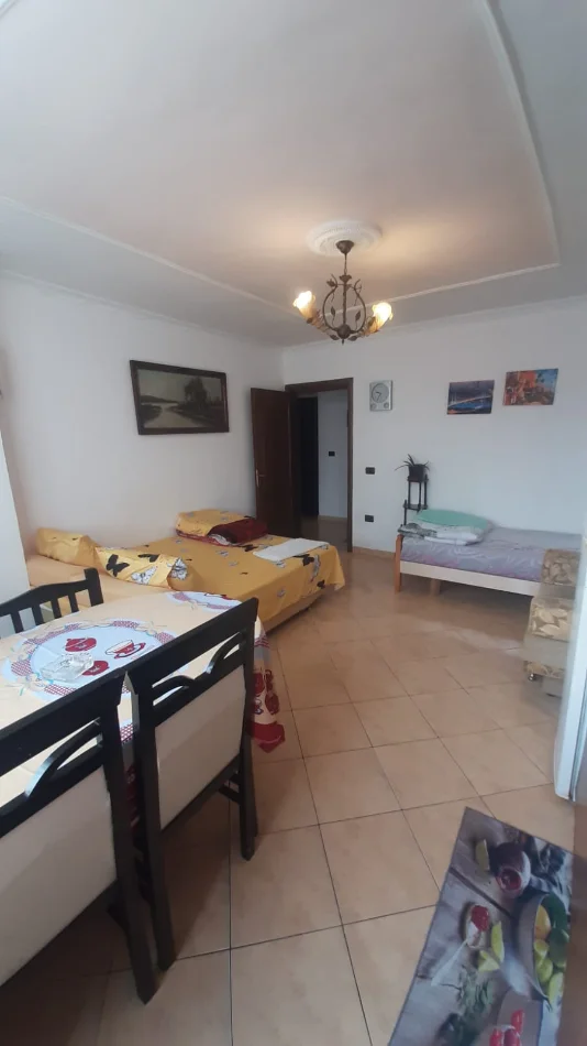 Tirane, jepet me qera apartament 1+1 Kati 3, 65 m² 550 € (OXHAKU)