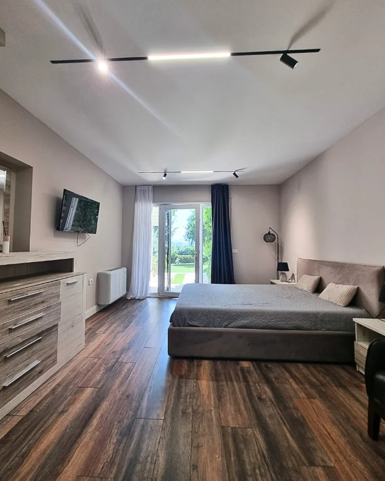 Shqiperi, jepet me qera Vile 5+1+Aneks+Ballkon Kati 4, 221 m² 3.000 € 