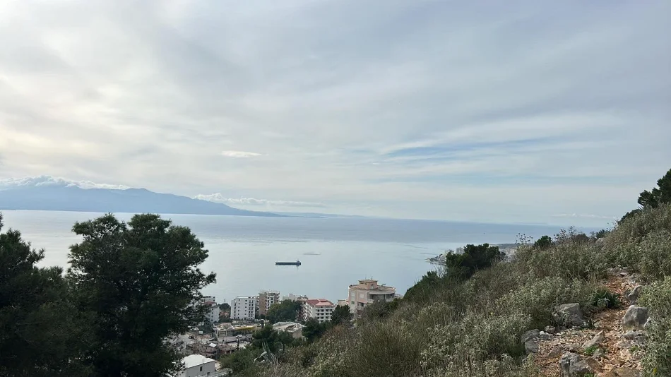 Sarande, shitet toke , 440 m² 125.000 € (SARAND)