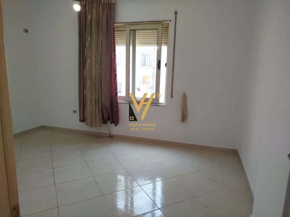 Tirane, shitet apartament 2+1+Ballkon Kati 2, 88 m² 143.000 € (FRESKU)