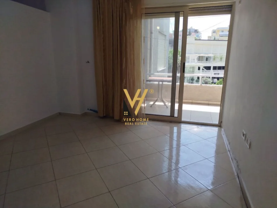 Tirane, shitet apartament 2+1+Ballkon Kati 2, 88 m² 143.000 € (FRESKU)