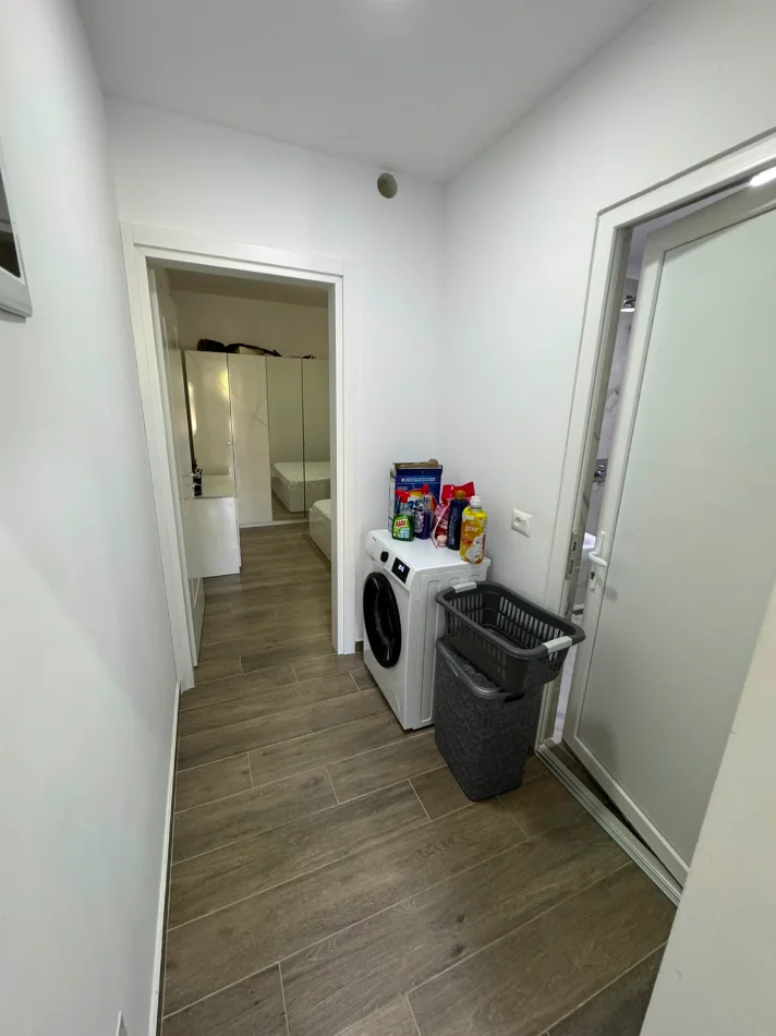 Tirane, jepet me qera apartament 1+1 Kati 1, 63 m² 370 € (vilat gjermane)