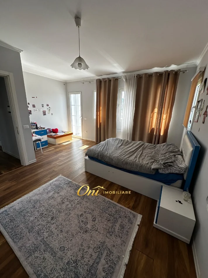 Tirane, jepet me qera Vile Vile 3 Katshe , 1.000 m² 8.000 € (SAUK)