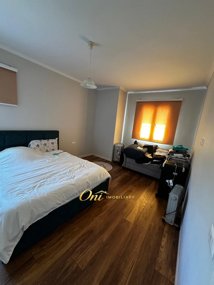 Tirane, jepet me qera Vile Vile 3 Katshe , 1.000 m² 8.000 € (SAUK)