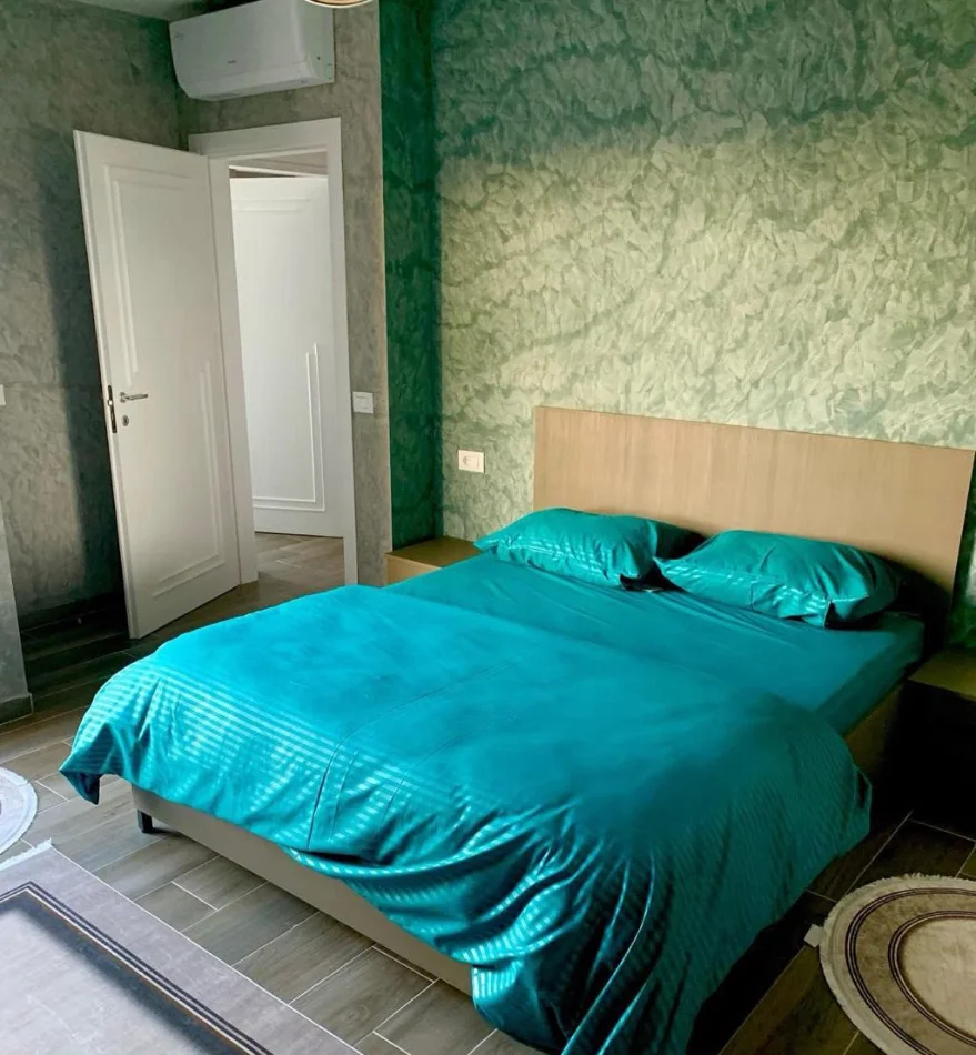 Tirane, jepet me qera apartament 3+1 Kati 9, 120 m² 1.000 € (RRUGA E DIBRES)