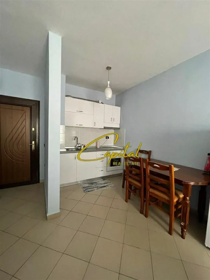 Tirane, jepet me qera apartament 1+1 Kati 4, 67 m² 370 € (FRESKU)