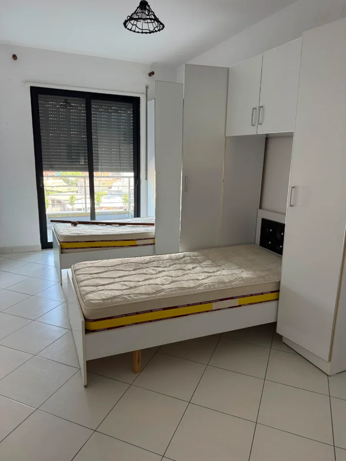 Tirane, jepet me qera apartament 2+1 Kati 3, 70 m² 450 € (ASTIR)