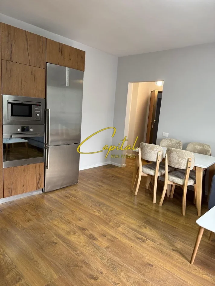 Tirane, jepet me qera apartament 1+1 Kati 6, 68 m² 520 € (RRUGA 5 MAJI)
