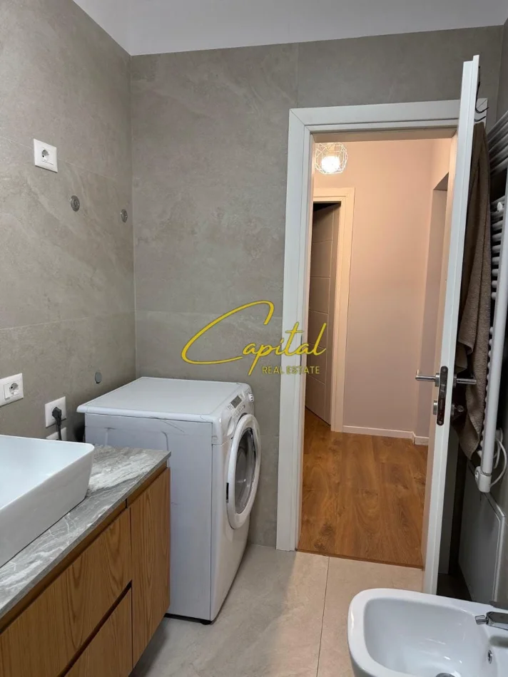 Tirane, jepet me qera apartament 1+1 Kati 6, 68 m² 520 € (RRUGA 5 MAJI)