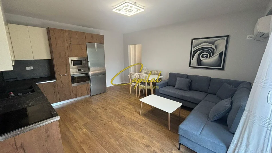 Tirane, jepet me qera apartament 1+1 Kati 6, 68 m² 520 € (RRUGA 5 MAJI)