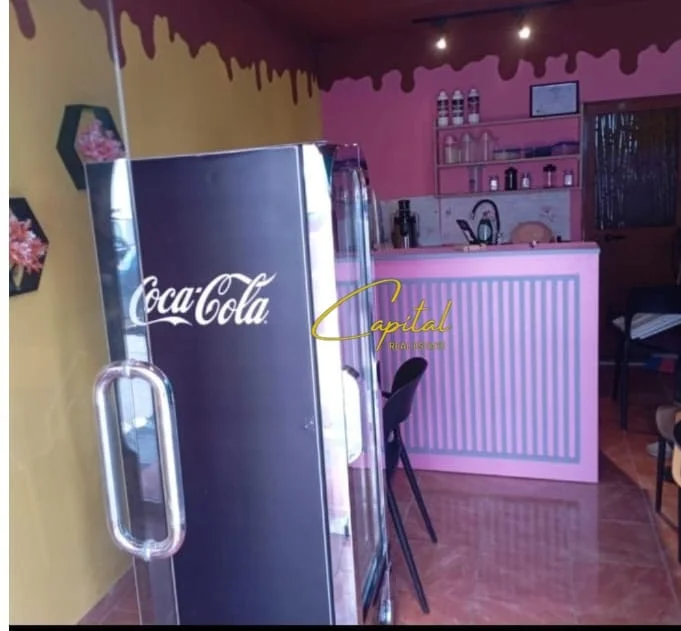 Tirane, jepet me qera dyqan Kati 0, 18 m² 250 € (21 DHJETORI)