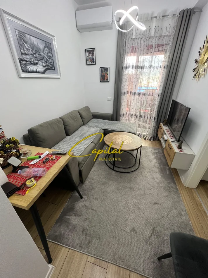 Tirane, jepet me qera apartament 1+1 Kati 6, 60 m² 400 € (ALI DEMI)