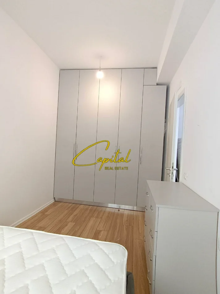 Tirane, jepet me qera apartament 1+1 Kati 6, 60 m² 400 € (ALI DEMI)