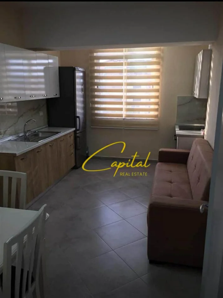 Tirane, jepet me qera apartament 2+1 Kati 5, 75 m² 500 € (RRUGA FERIT XHAJKO)